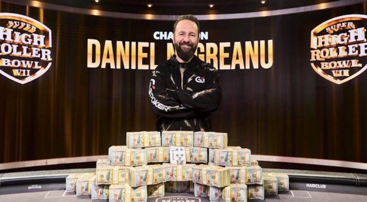 Daniel Negreanu, înconjurat de munți de bani