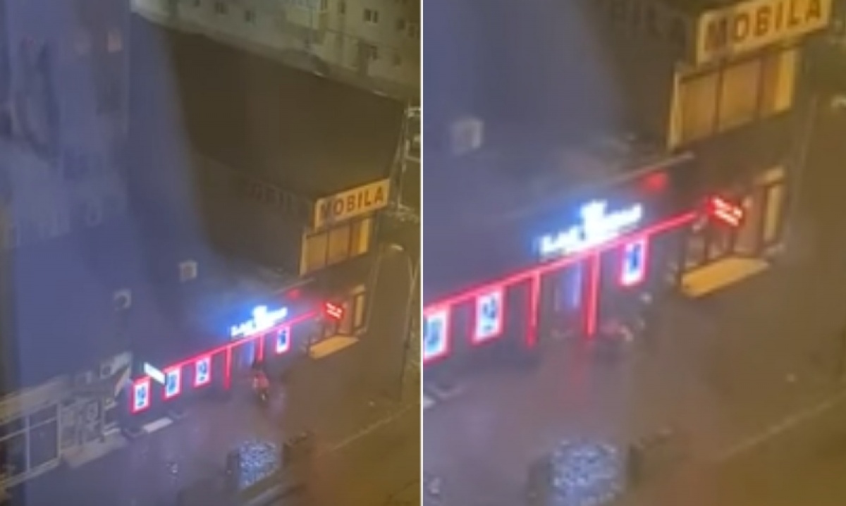 Cărucior cu o fetiţă lăsată în viscol în faţa unei săli de păcănele din Bacău 
