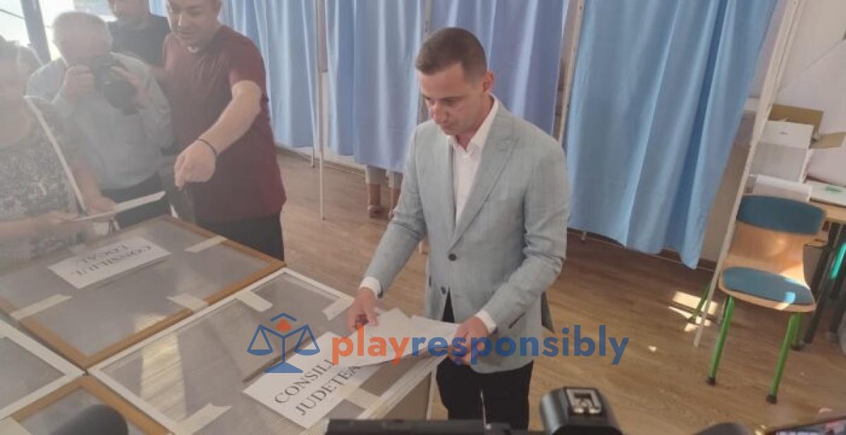 Simonis, în secția de votare   FOTO: debanat.ro