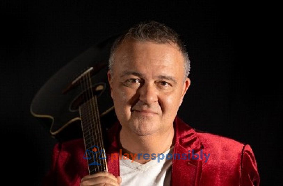 Dan Cociș și chitara lui