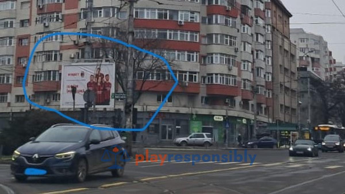 Operatorul din România care folosește fotbaliști străini în reclamele stradale