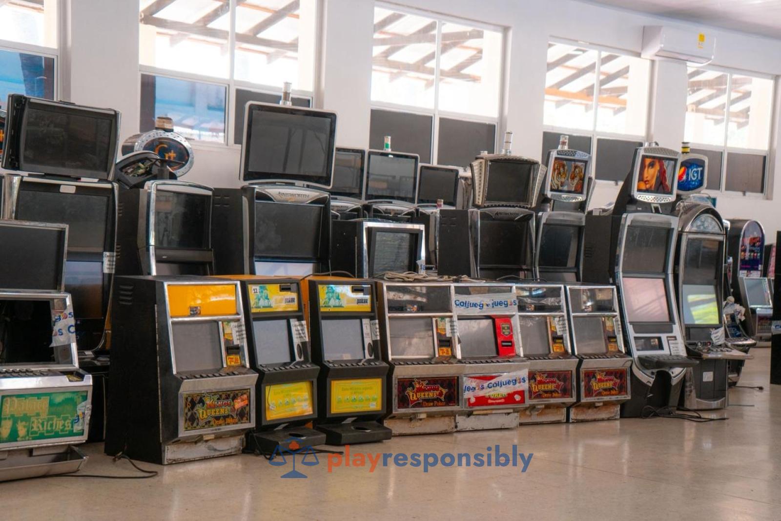 Operațiune majoră în Barranquilla împotriva aparatelor de slot ilegale. Au fost confiscate 157 de păcănele