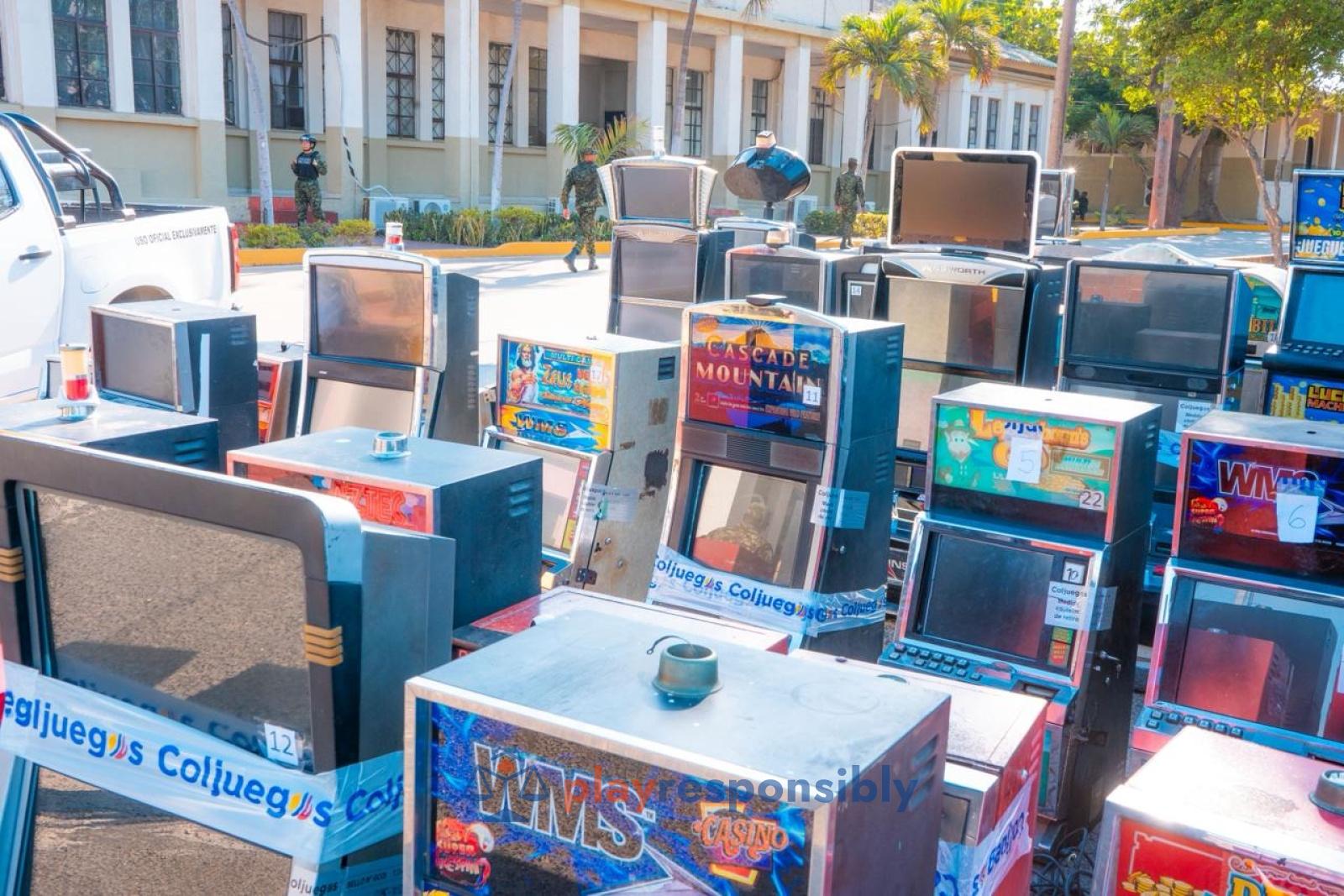 Operațiune majoră în Barranquilla împotriva aparatelor de slot ilegale. Au fost confiscate 157 de păcănele
