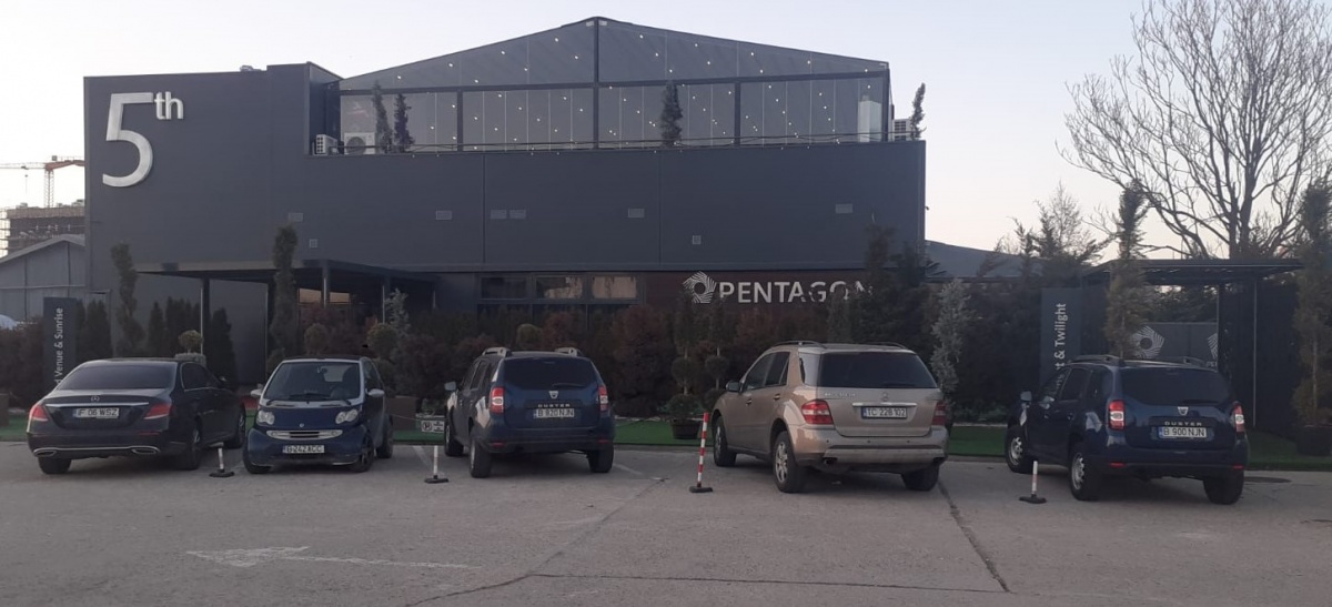 Daciile Duster din parcarea Pentagonului