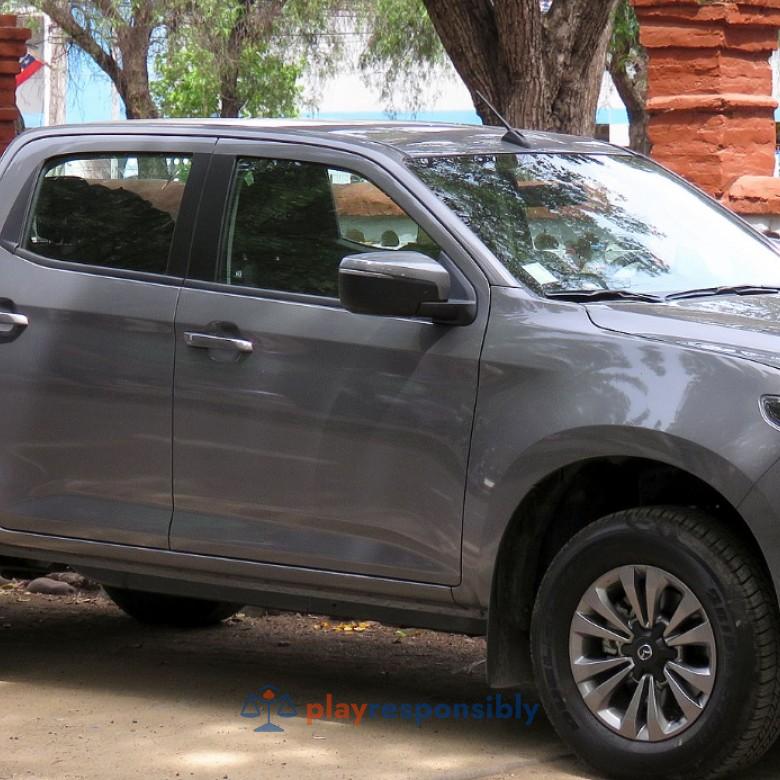 Camioneta Mazda BT 50, vedeta licitației
