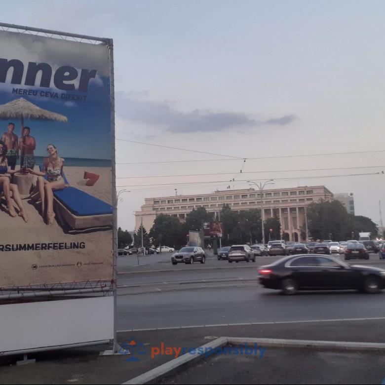 Reclama Winner în Piața Victoriei