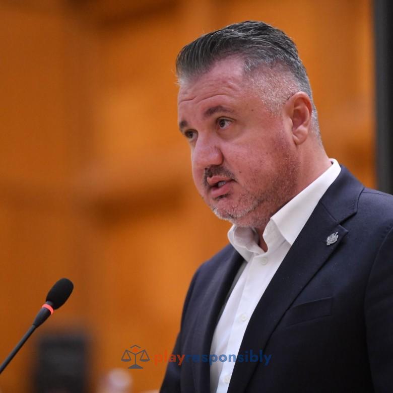 Pe Romeo Lungu îl dă neștiința  afară din casă   FOTO Facebook Romeo Daniel Lungu