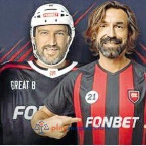 Pirlo, dreapta, a făcut reclamă pentru ruși